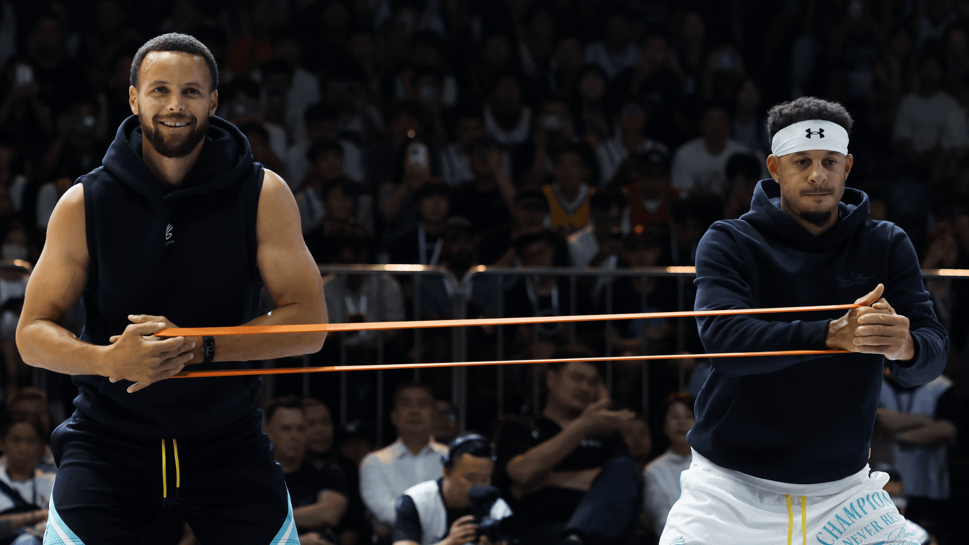 Seth Curry Retorna ao warriors para Jogar com o irmão stephen curry